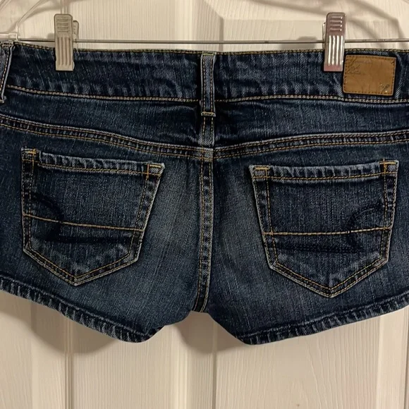 American Eagle Size 2 Denim Shorts! - Picture 4 of 4